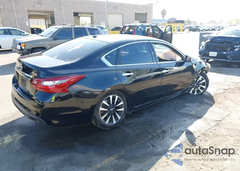 2018 Nissan Altima 2.5/S/Sv/Sl/Sr z USA, uszkodzony, nr VIN 1N4AL3AP1JC121909